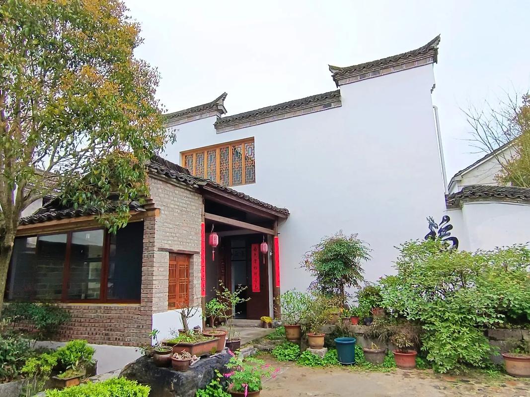泾县查济景区清代老宅,现经营民宿,占地一千平左右,七个房间,